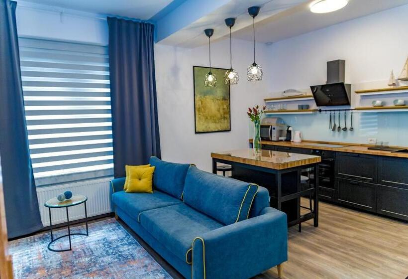 Апартаменты 1 Спальня с Балконом, Villa Casafina Serviced Apartments