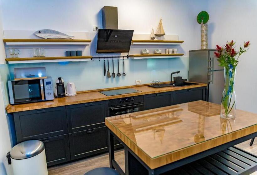 آپارتمان 1 خوابه با بالکن, Villa Casafina Serviced Apartments