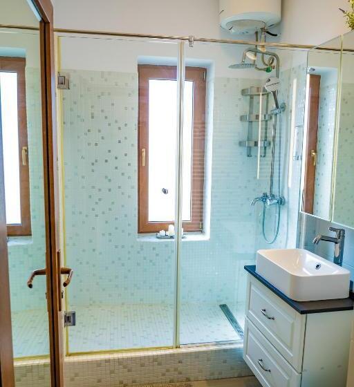 Апартаменты 1 Спальня с Балконом, Villa Casafina Serviced Apartments