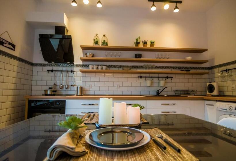 스위트, Villa Casafina Serviced Apartments