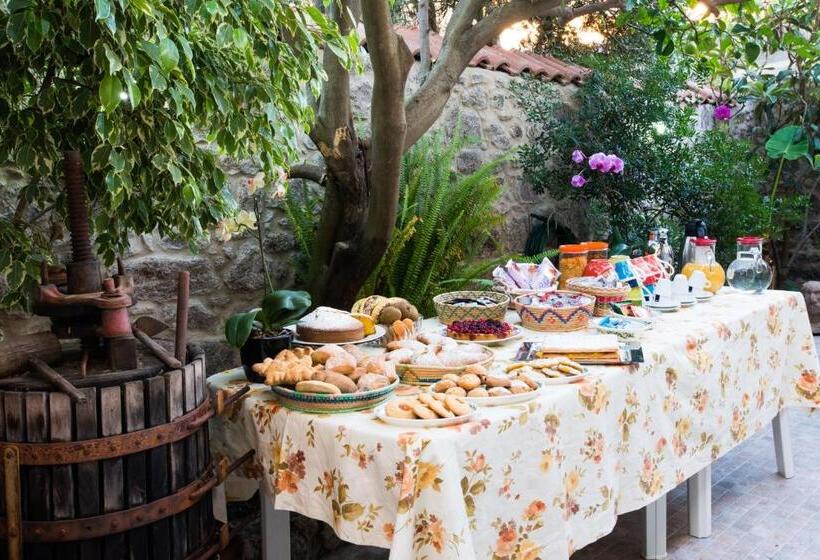 غرفة قياسية ثلاثية, B&b L Albero Dei Limoni