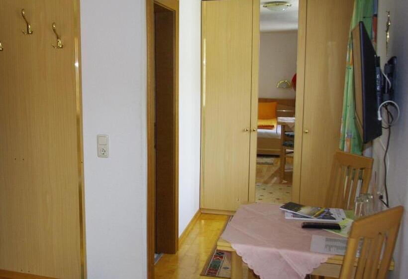 Номер Стандарт, Haus Schlosskeller