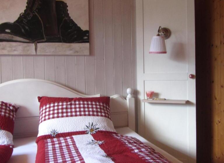Standard room with outdoor bath, Pension Staldacher