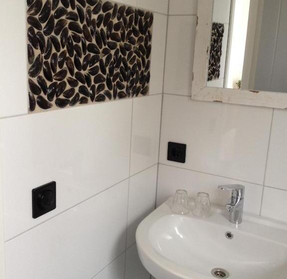 ３ベッドルームハウス, Bed & Breakfast Zeeland