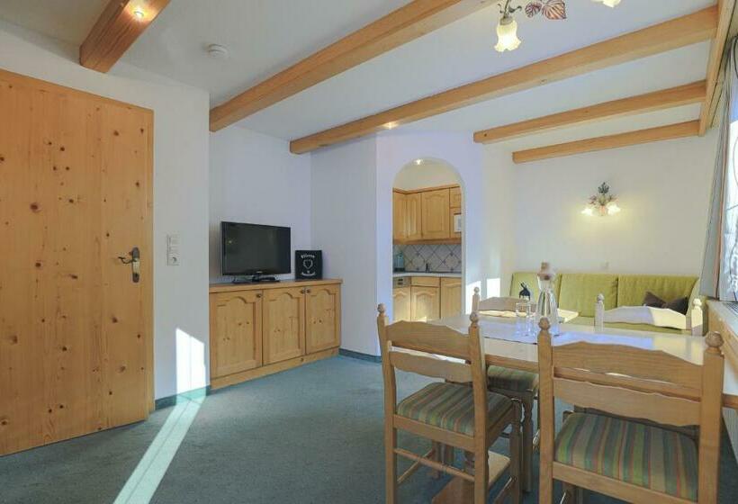 2ベッドルームアパートメント, Ausserwieserhof