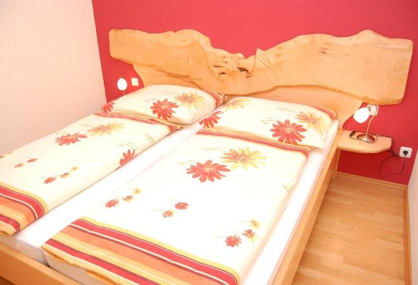 דירת חדר, Lehnerhof