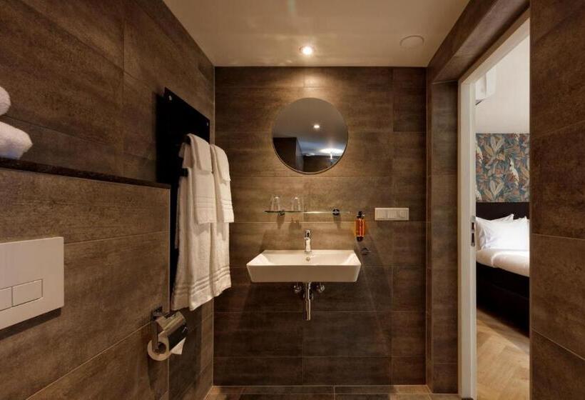 スーペリアールーム, Karsten