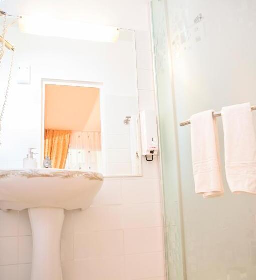 스탠다드 룸, Roco