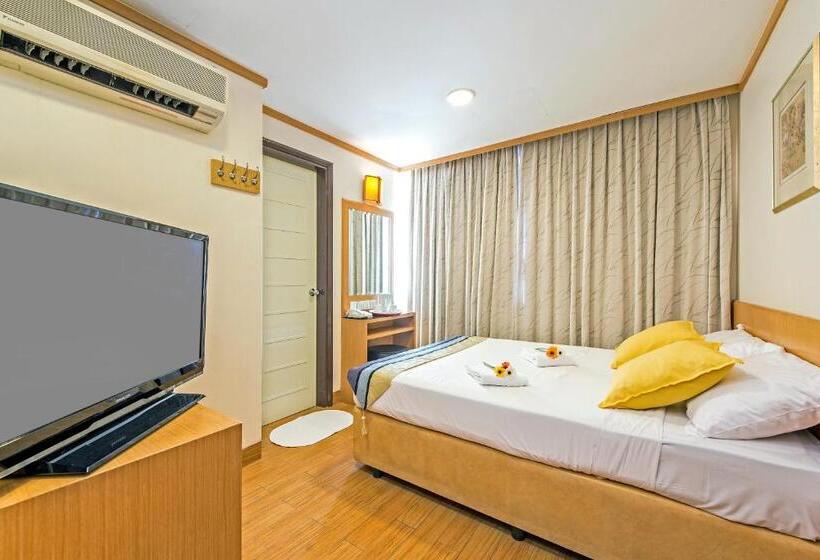 اتاق سوپریور, 81 Sakura