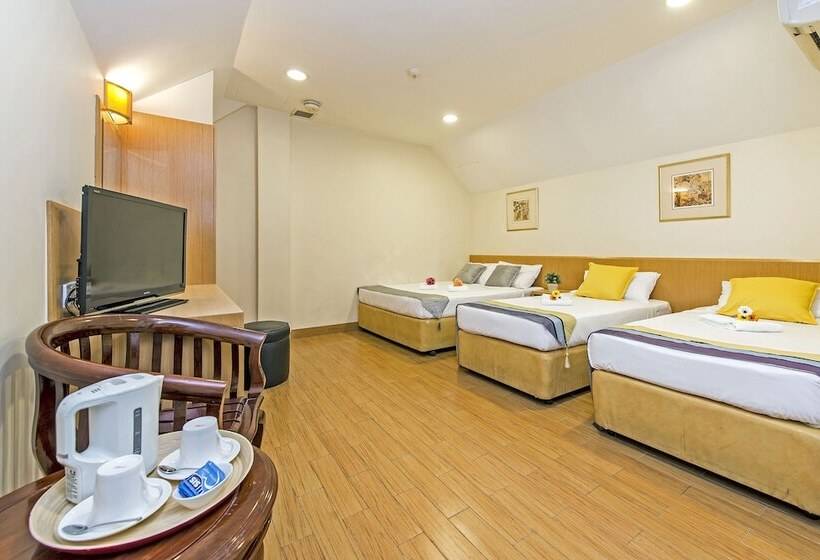 اتاق استاندارد سه نفره, 81 Sakura