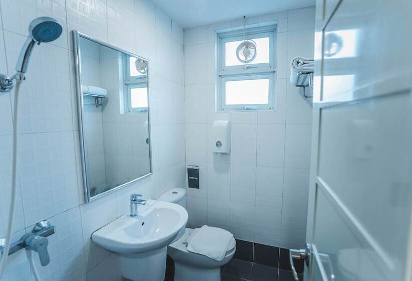 اتاق سوپریور, 81 Sakura