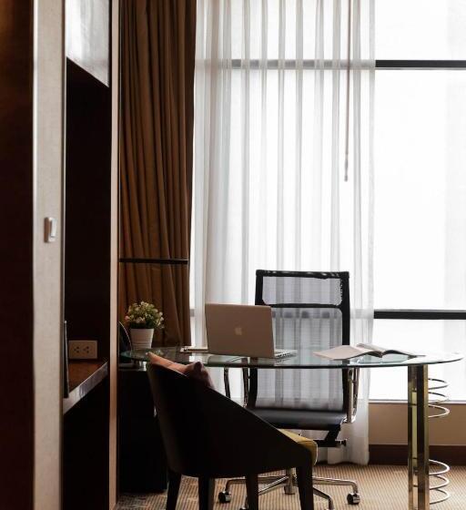 اتاق لوکس, Aetas Lumpini