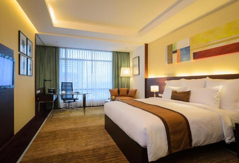 اتاق لوکس, Aetas Lumpini