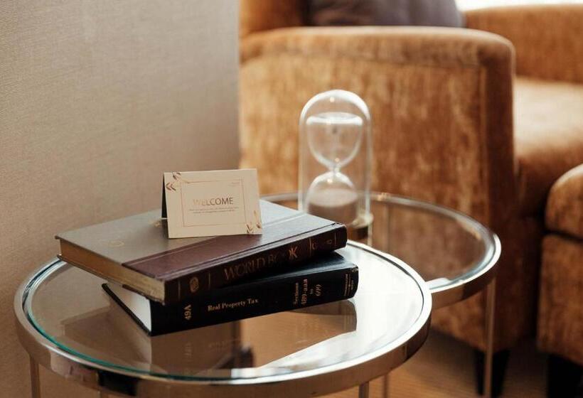 سوییت لوکس, Aetas Lumpini