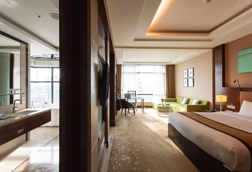 سوئیت پریمیوم, Aetas Lumpini