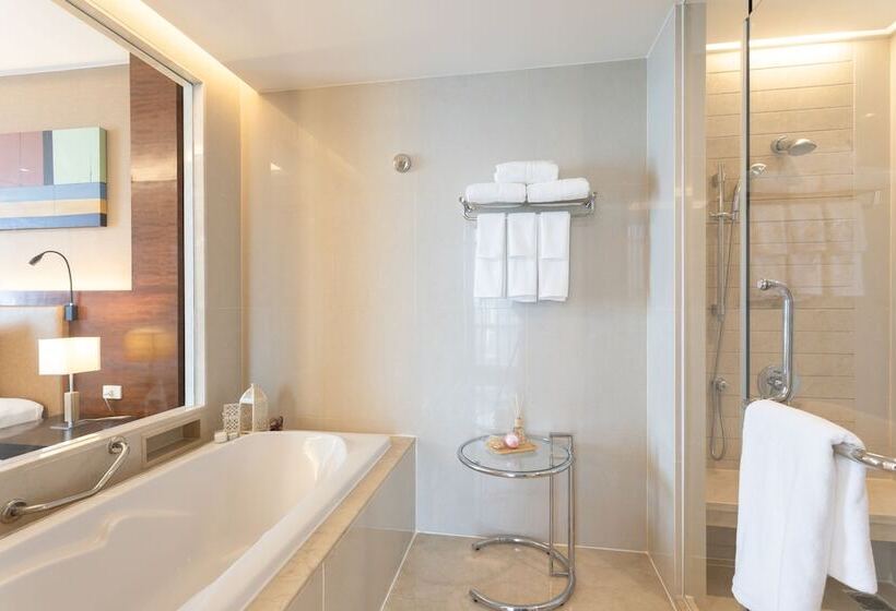 سوییت اجرایی, Aetas Lumpini