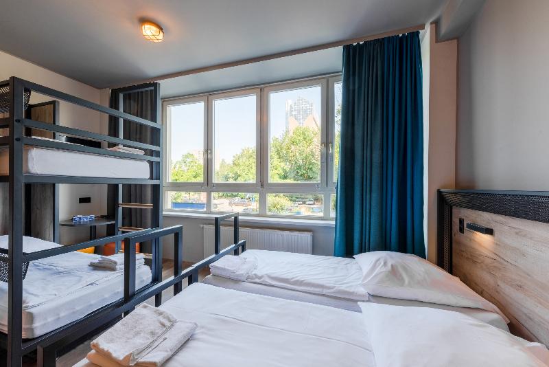 اتاق خانوادگی, a&o Hamburg City