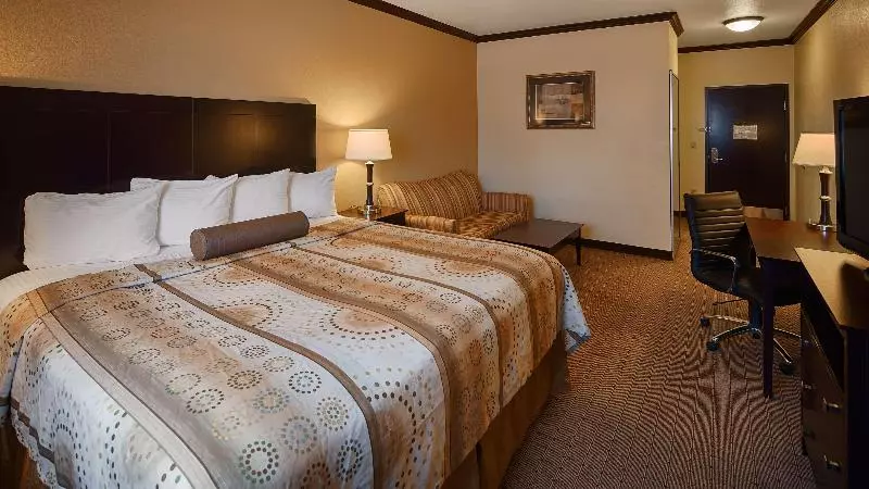 キングサイズベッドのスイートルーム, Best Western Plus Royal Mountain Inn & Suites