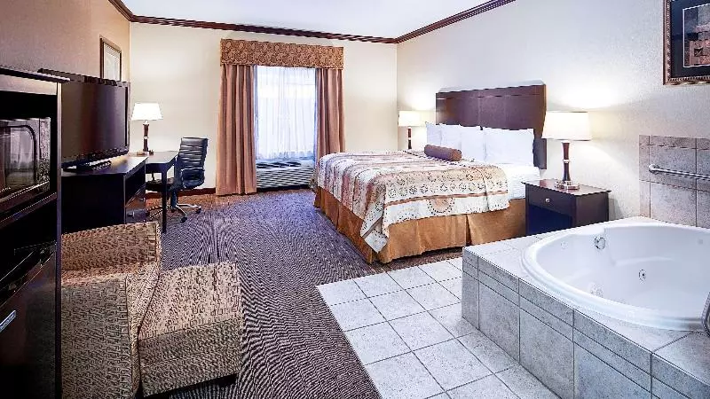 身障者適用キングサイズベッドルーム, Best Western Plus Royal Mountain Inn & Suites