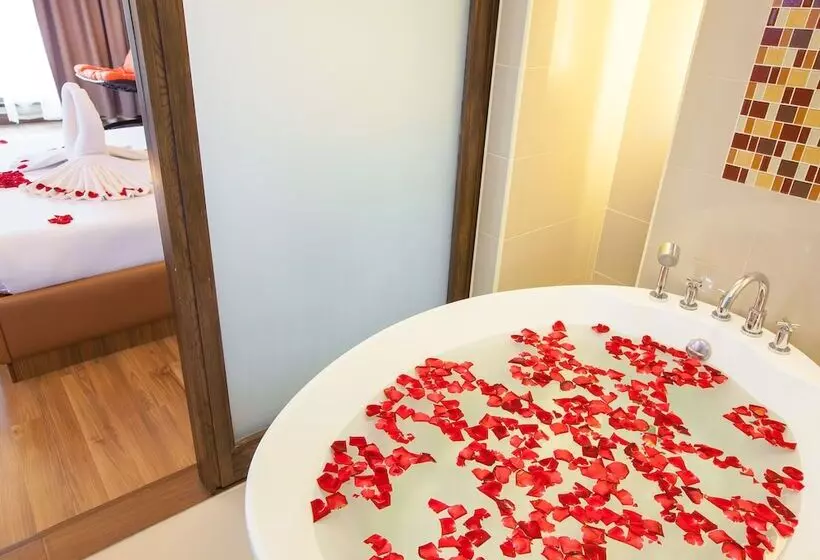 سوئیت پریمیوم, Chiangmai Grandview Hotel & Convention Center   Sha Extra Plus
