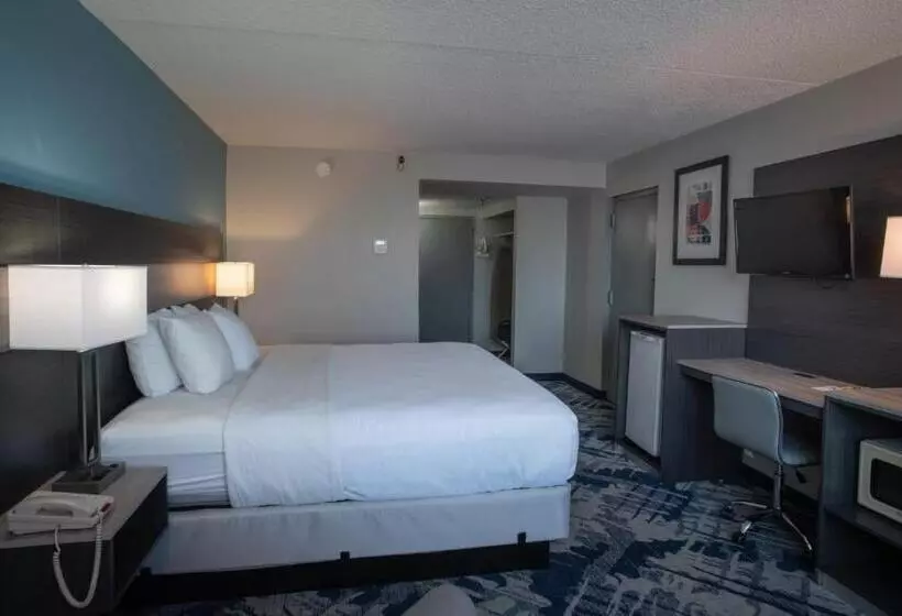 キングサイズベッドのデラックススイート, Best Western Rutgers University