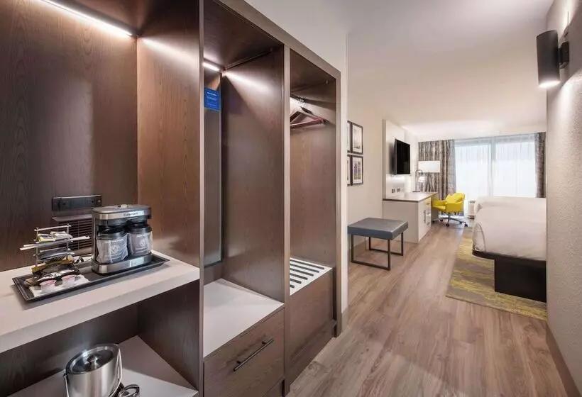 ２ダブルベッドのスタンダードルーム, Doubletree By Hilton Monroe Township Cranbury