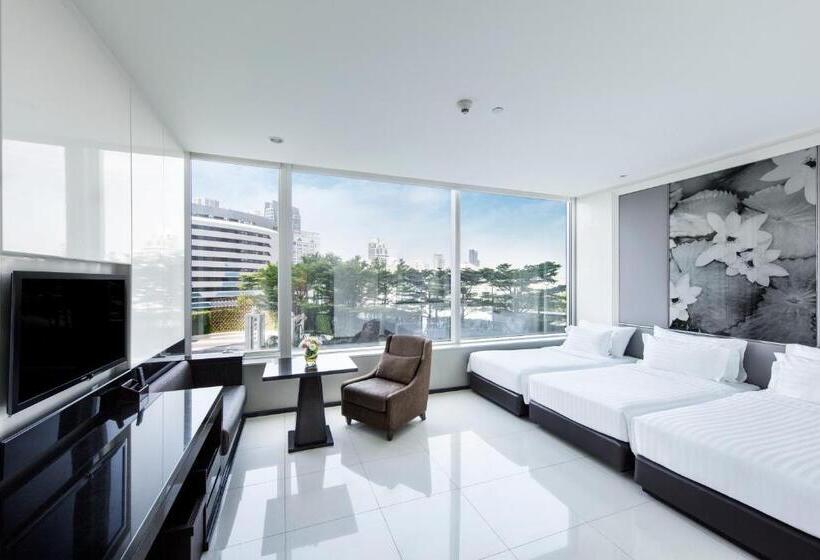 اتاق لوکس سه تخته, Grande Centre Point Hotel Terminal21