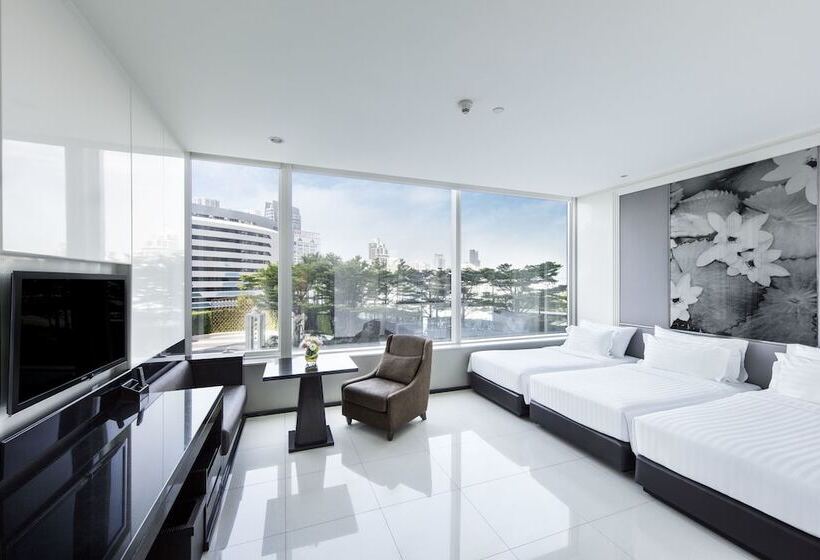 اتاق لوکس سه تخته, Grande Centre Point Hotel Terminal21