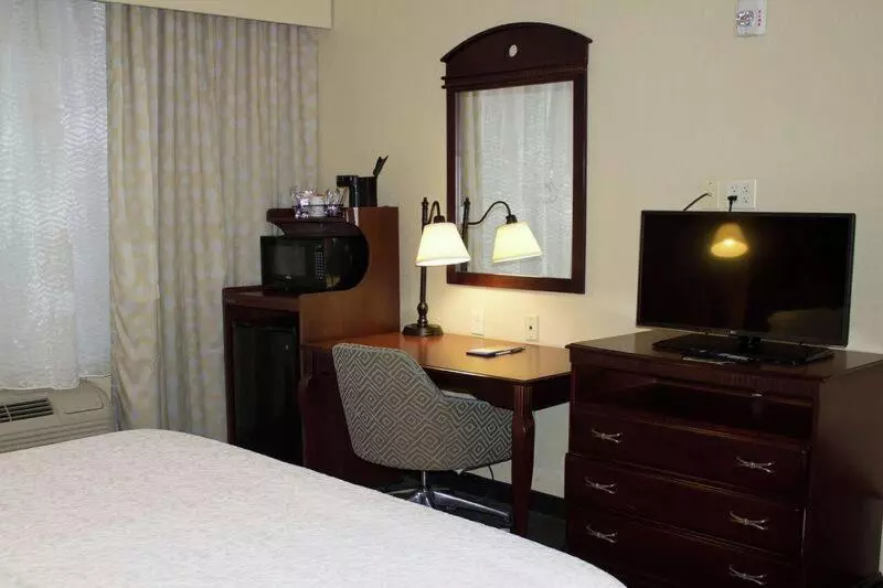 Standard-huone King-vuode, Hampton Inn Gallipolis
