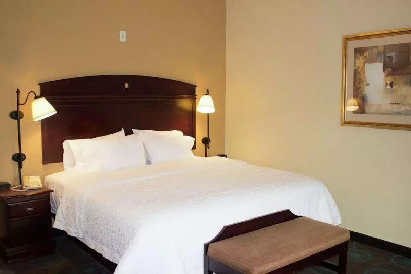 Standard-huone King-vuode, Hampton Inn Gallipolis