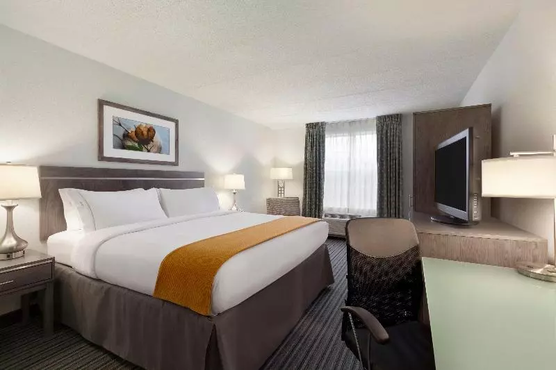 身障者適用キングサイズベッドルーム, Holiday Inn Express Williamsburg North, An Ihg