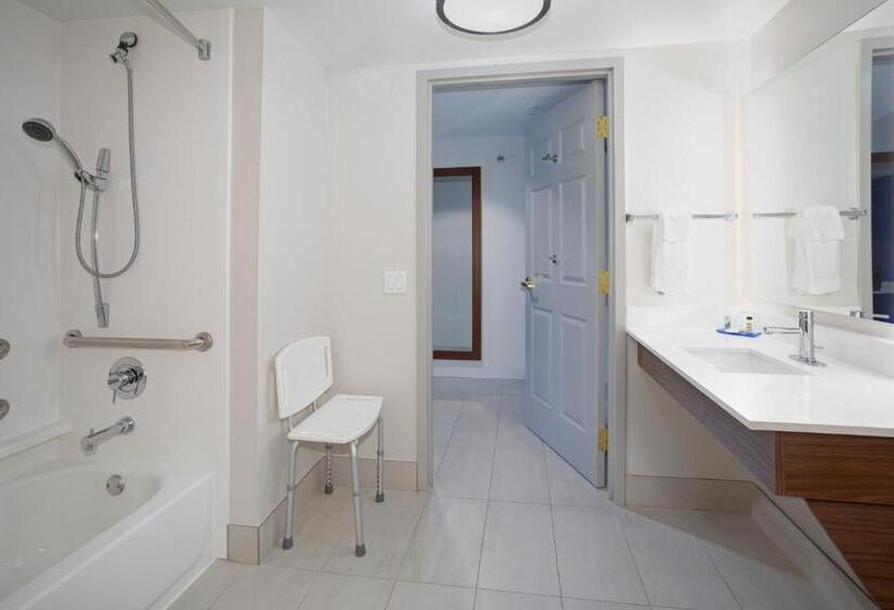 غرفة قياسية سرير كينج لذوى الإحتياجات الخاصة, Holiday Inn Express Yreka Shasta Area, An Ihg