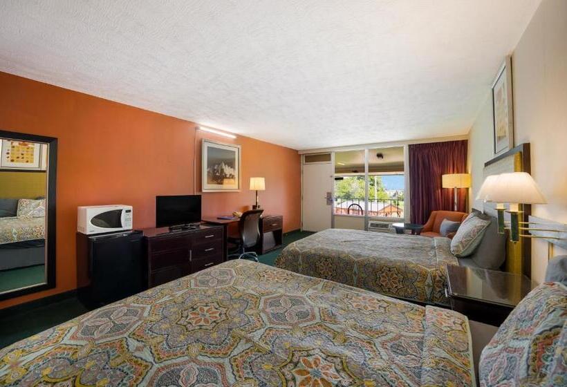 غرفة قياسية, Knights Inn Oakley