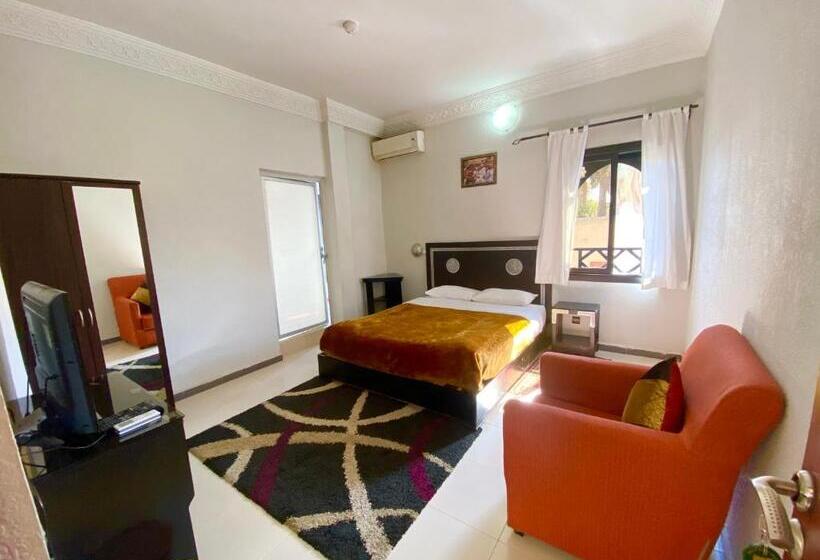 اتاق استاندارد یک نفره, Narjisse