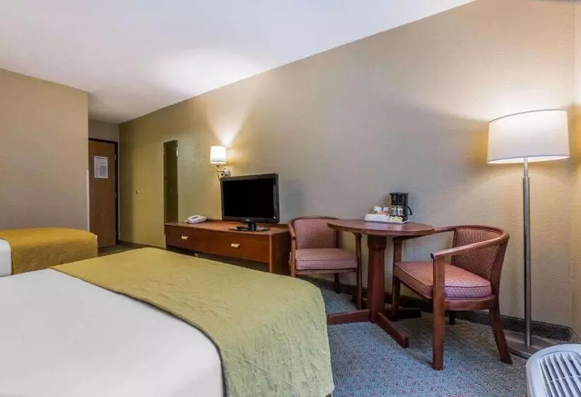 ２ダブルベッドのスタンダードルーム, Quality Inn Hyde Park   Poughkeepsie North