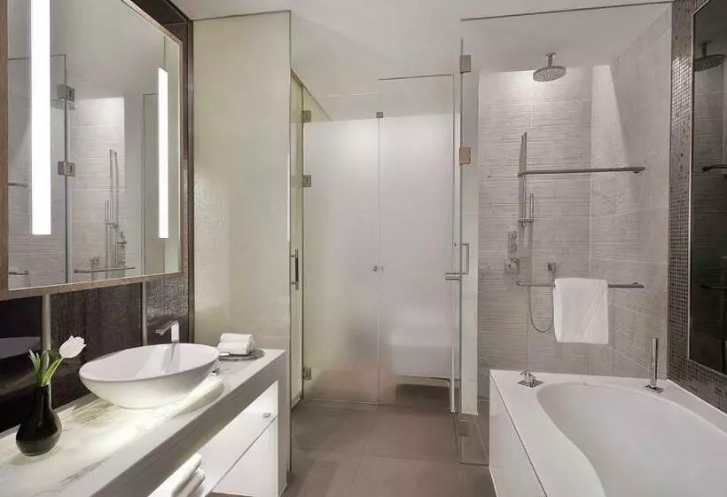 اتاق استاندارد با تخت بزرگ, W Abu Dhabi Yas Island