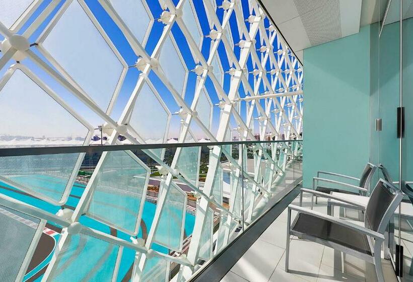 Номер Стандарт с Балконом, W Abu Dhabi  Yas Island