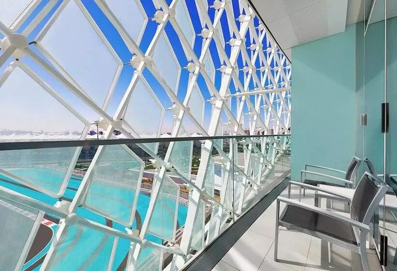 اتاق استاندارد با بالکن, W Abu Dhabi Yas Island