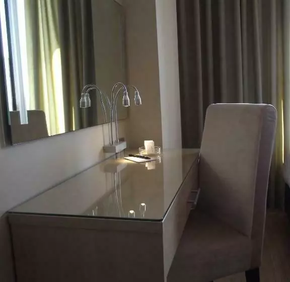 اتاق استاندارد, Crystal Suites