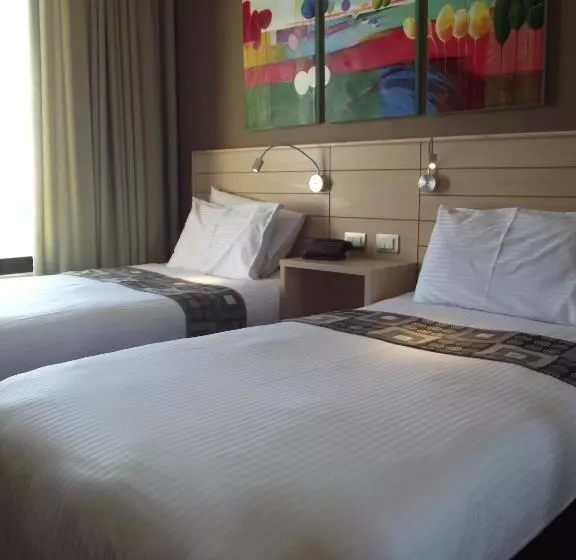 اتاق استاندارد یک نفره, Crystal Suites