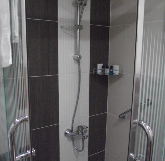 اتاق استاندارد یک نفره, Crystal Suites