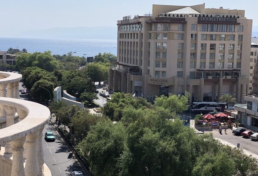 اتاق استاندارد سه تخته با بالکن, Dweik Hotel 2