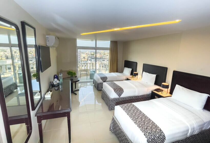 اتاق استاندارد سه تخته با بالکن, Dweik Hotel 2
