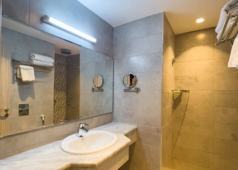 اتاق استاندارد یک تخته با بالکن, Dweik Hotel 2