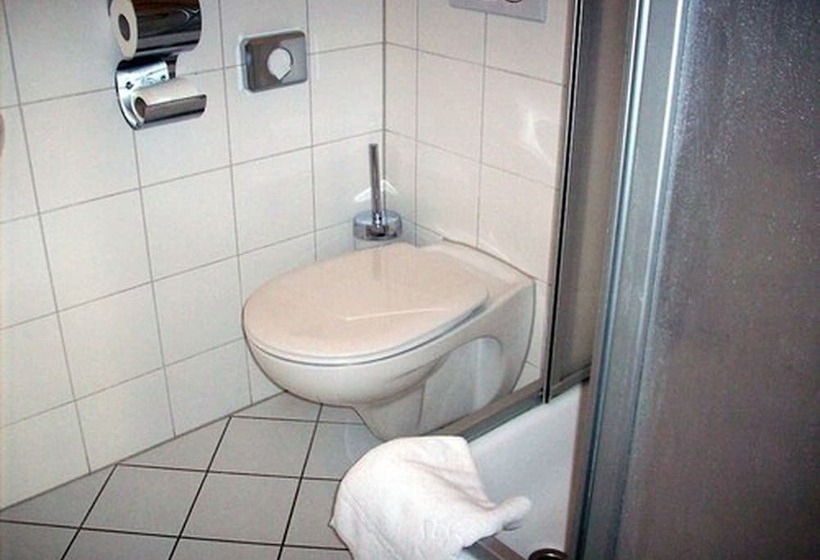 اتاق استاندارد یک نفره, Amelie Berlin West