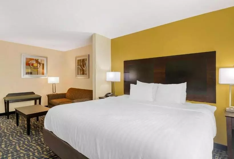キングサイズベッドのスイートルーム, Best Western Plus Brunswick Inn & Suites