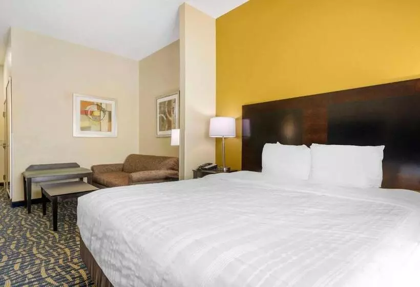身障者適用キングサイズベッドルーム, Best Western Plus Brunswick Inn & Suites