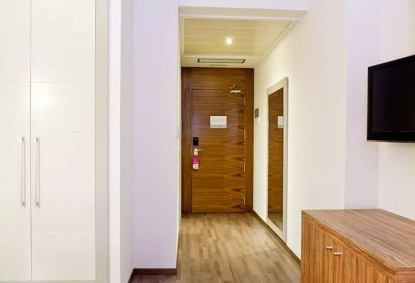 اتاق استاندارد سه نفره, Dña Monse Hotel Spa & Golf