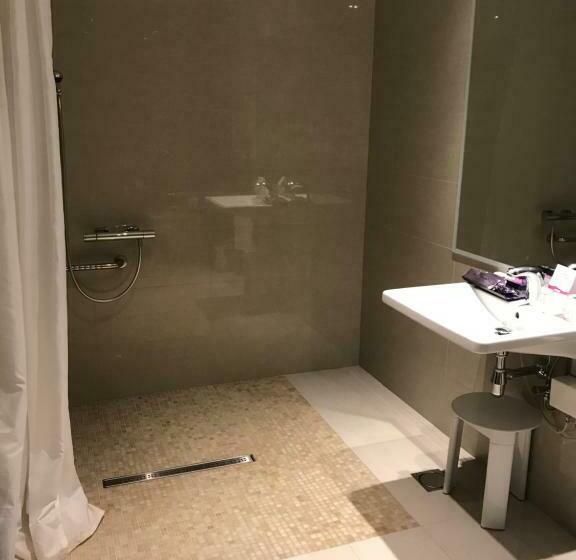 اتاق استاندارد برای معلولان, Dña Monse Hotel Spa & Golf