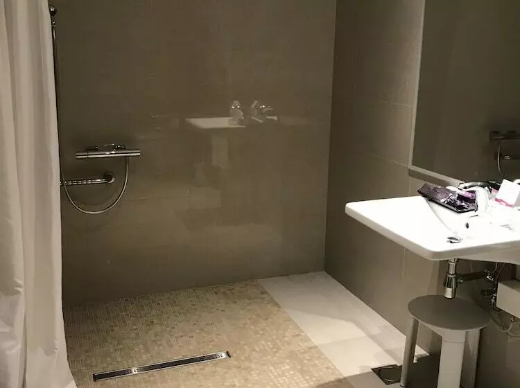 اتاق استاندارد برای معلولان, Dña Monse Hotel Spa & Golf